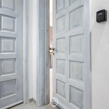 Shopping District Flat * كالياري