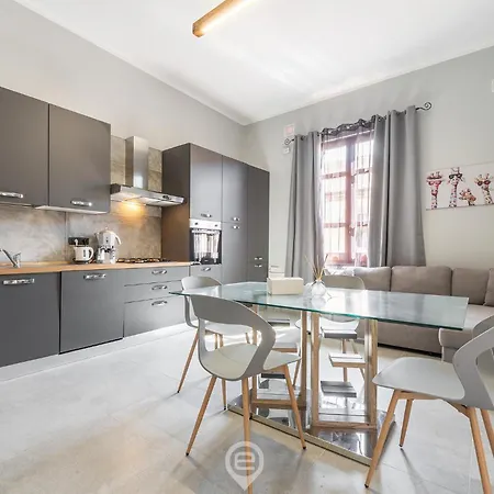 Estay - Shopping District Flat Апартаменты *