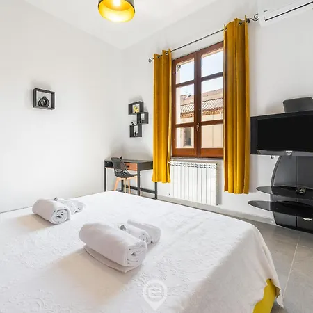 Shopping District Flat Apartman Cagliari